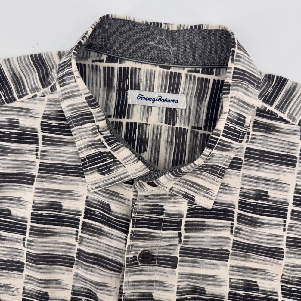 Tommy Bahama Button Down Shirt Mens XXL White Black Silk Blend Abstract Print